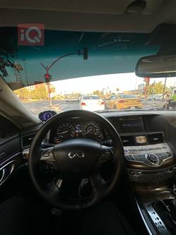 Infiniti M